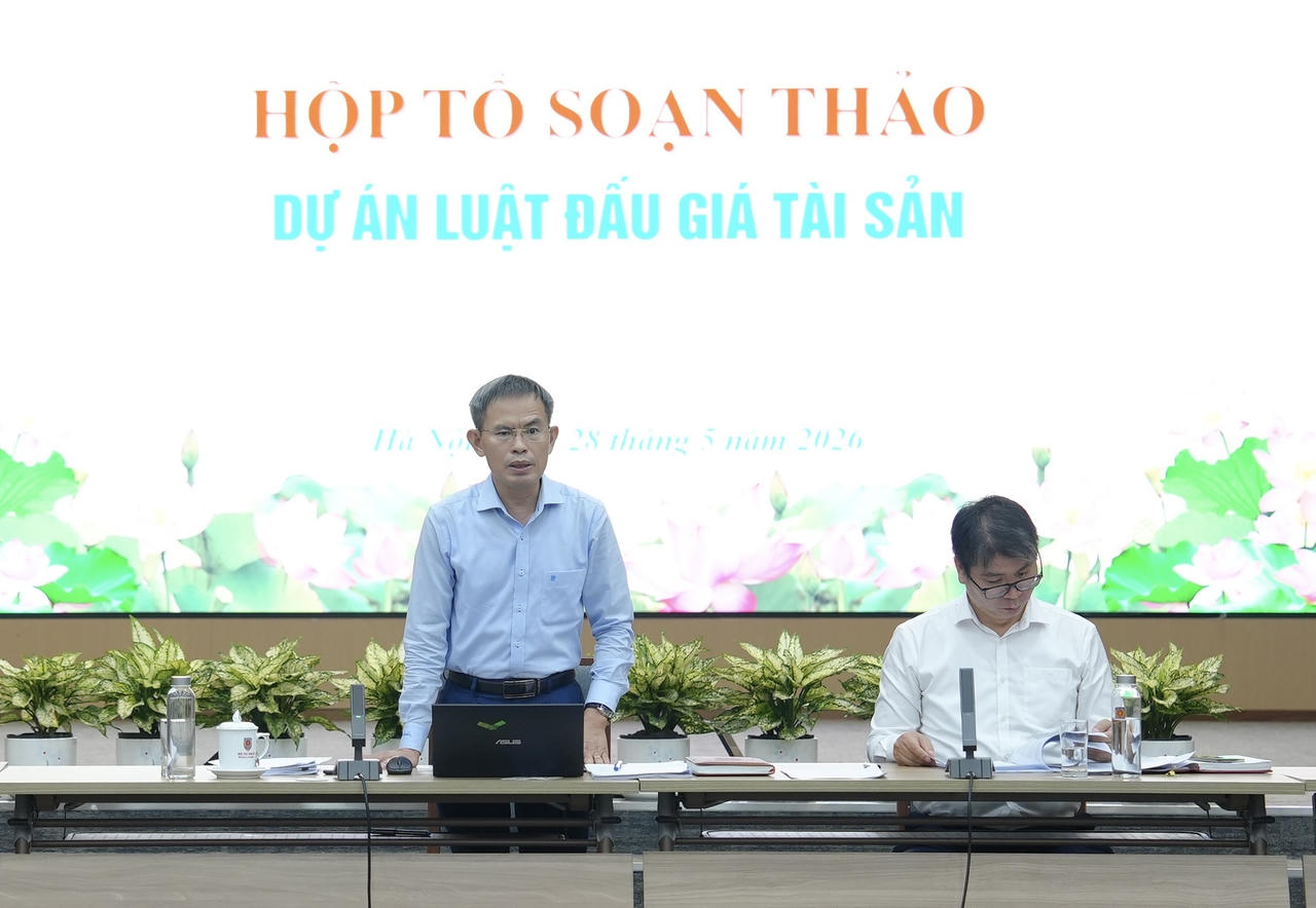 Cục trưởng Cục Bổ trợ tư pháp Lê Xuân Hồng phát biểu