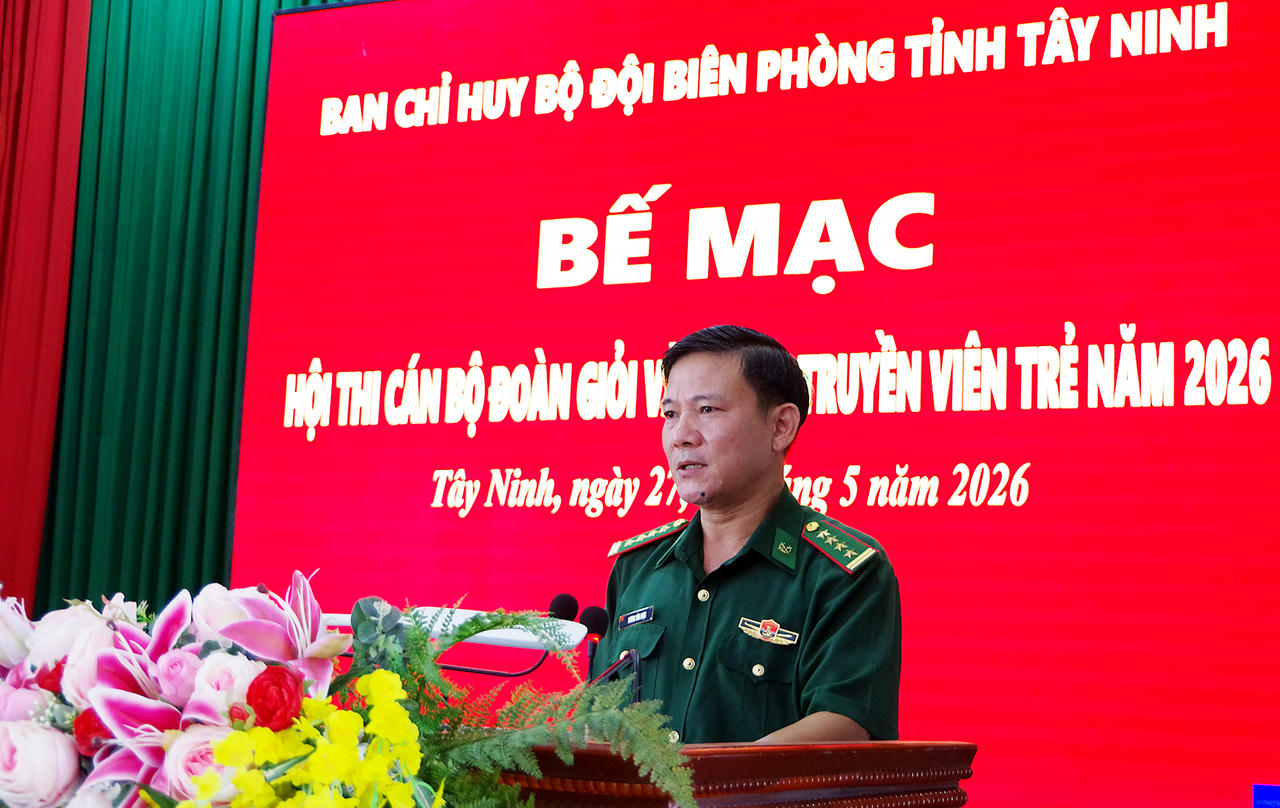 Đại tá Dương Văn Dược - Bí thư Đảng ủy, Chính ủy Ban Chỉ huy BĐBP tỉnh dự, phát biểu bế mạc