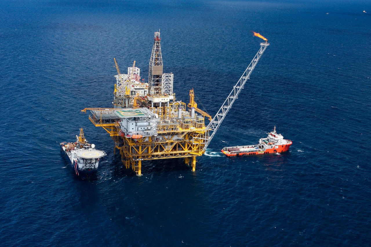 Giàn điều khiển trung tâm mỏ Sư Tử Vàng của Petrovietnam.