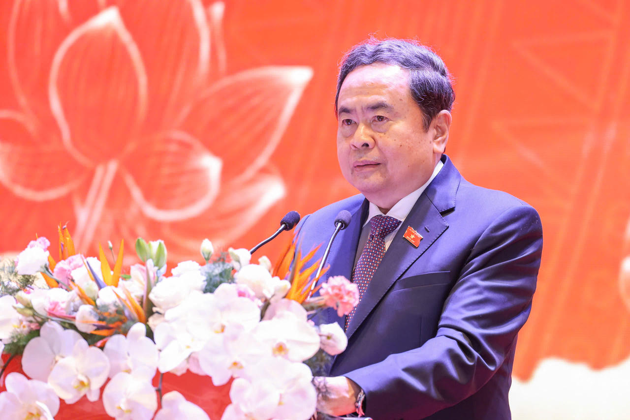 HĐND các cấp phải tiếp tục nỗ lực hơn nữa, trách nhiệm lớn hơn, hành động quyết liệt hơn nữa HĐND các cấp phải tiếp tục nỗ lực hơn nữa, trách nhiệm lớn hơn, hành động quyết liệt hơn nữa