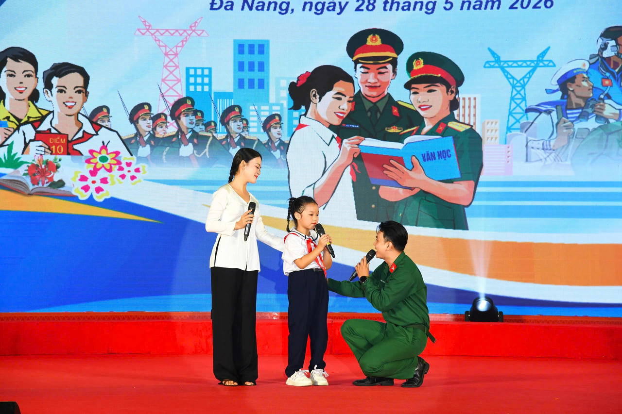 Cục Chính trị Quân khu 5 tuyên dương con cán bộ, nhân viên có thành tích học tập xuất sắc 
