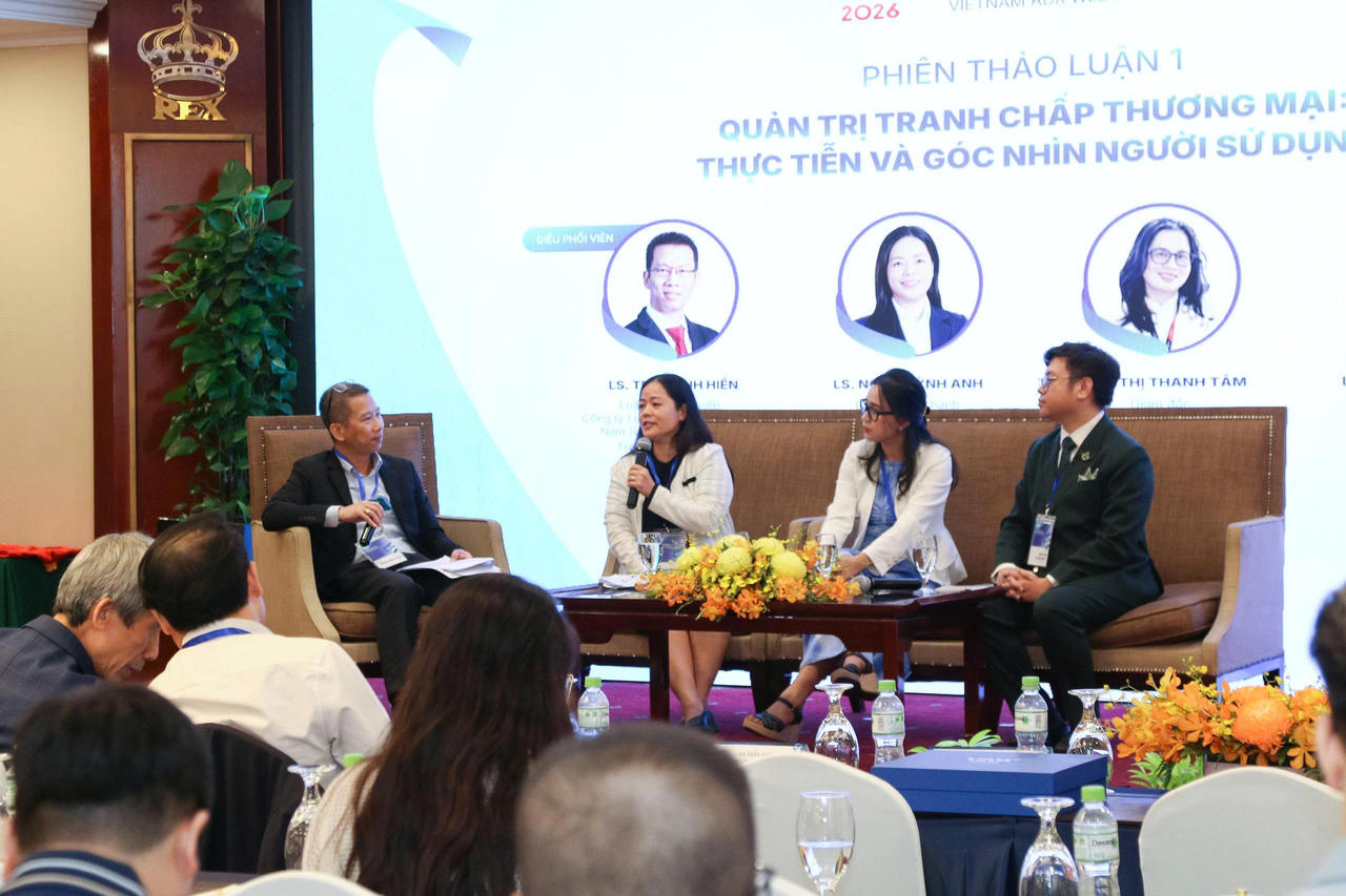Các chuyên gia tại phiên thảo luận