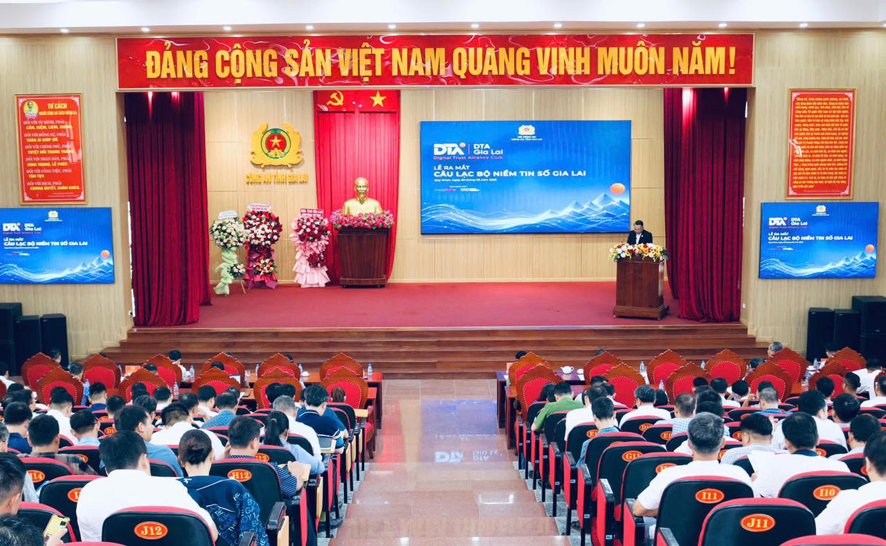 Ra mắt Câu lạc bộ Niềm tin số Gia Lai