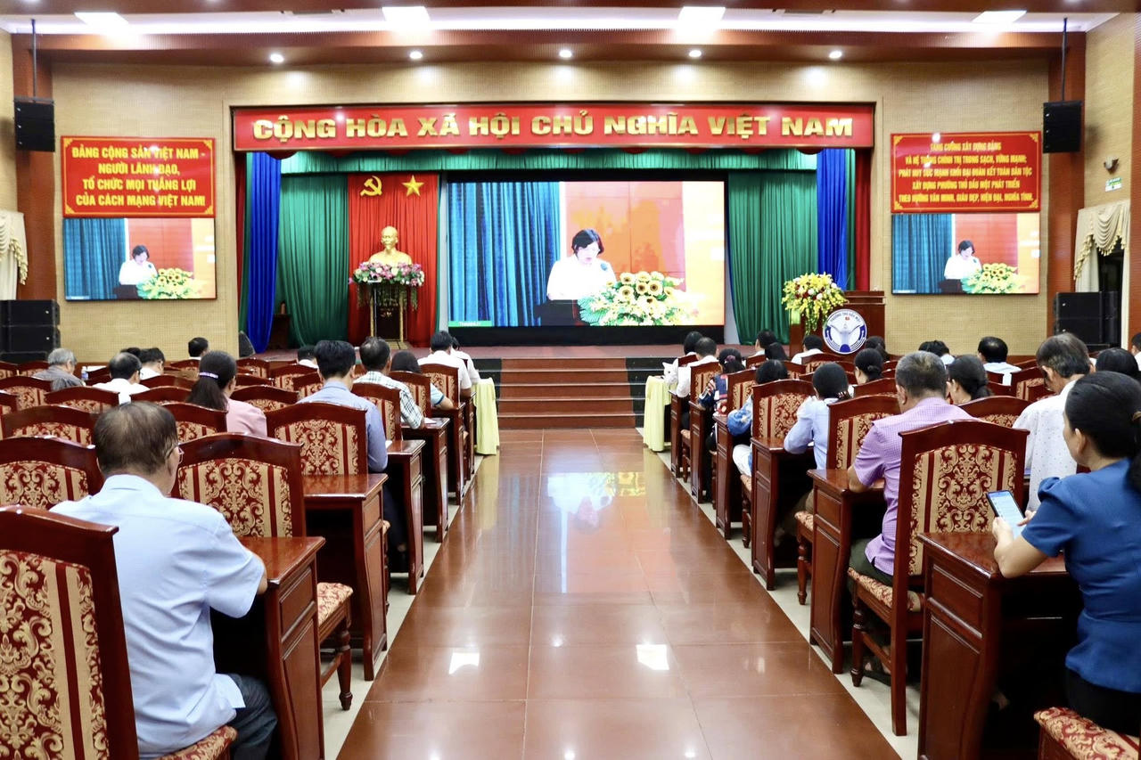 Một số địa phương theo dõi Hội nghị sơ kết bằng hình thức trực tuyến.