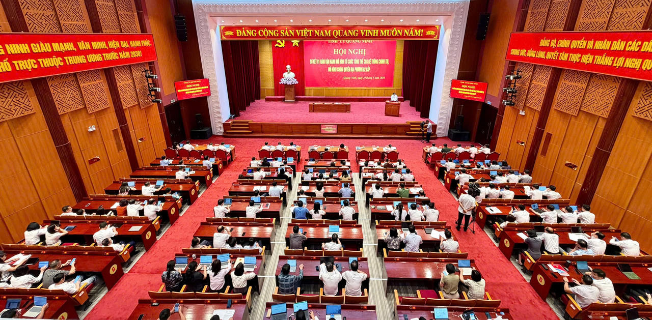  Quảng Ninh sơ kết 1 năm vận hành chính quyền địa phương 2 cấp.