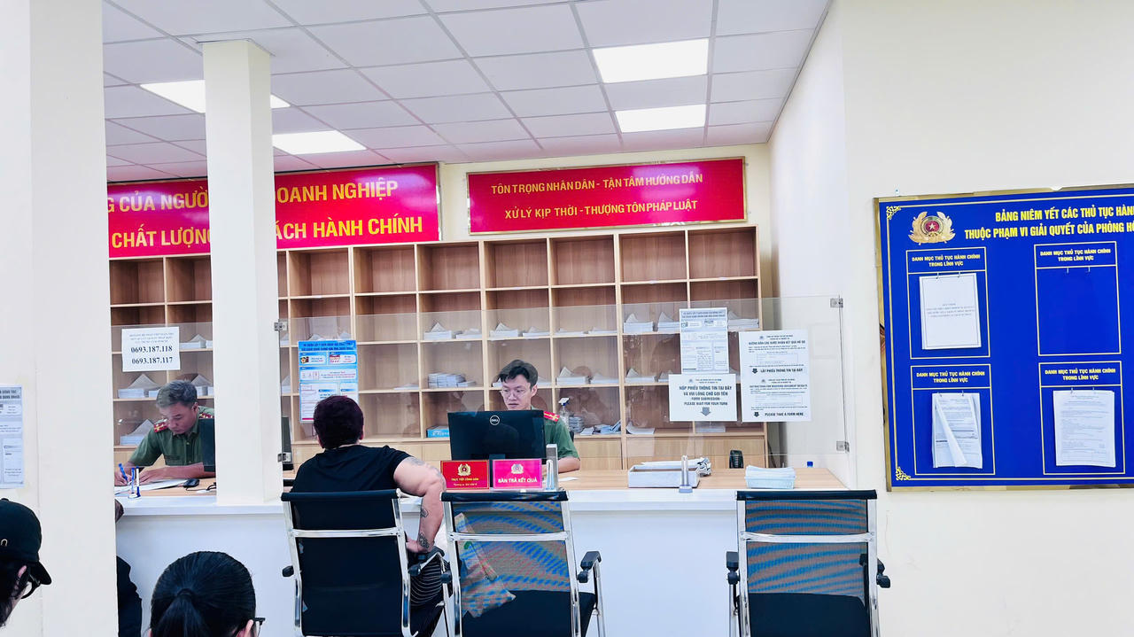 Bộ phận trả kết quả Phiếu lý lịch tư pháp tại Phòng Hồ sơ nghiệp vụ, Công an Thành phố Hồ Chí Minh hiện cơ bản ổn định sau một năm chuyển giao nhiệm vụ.