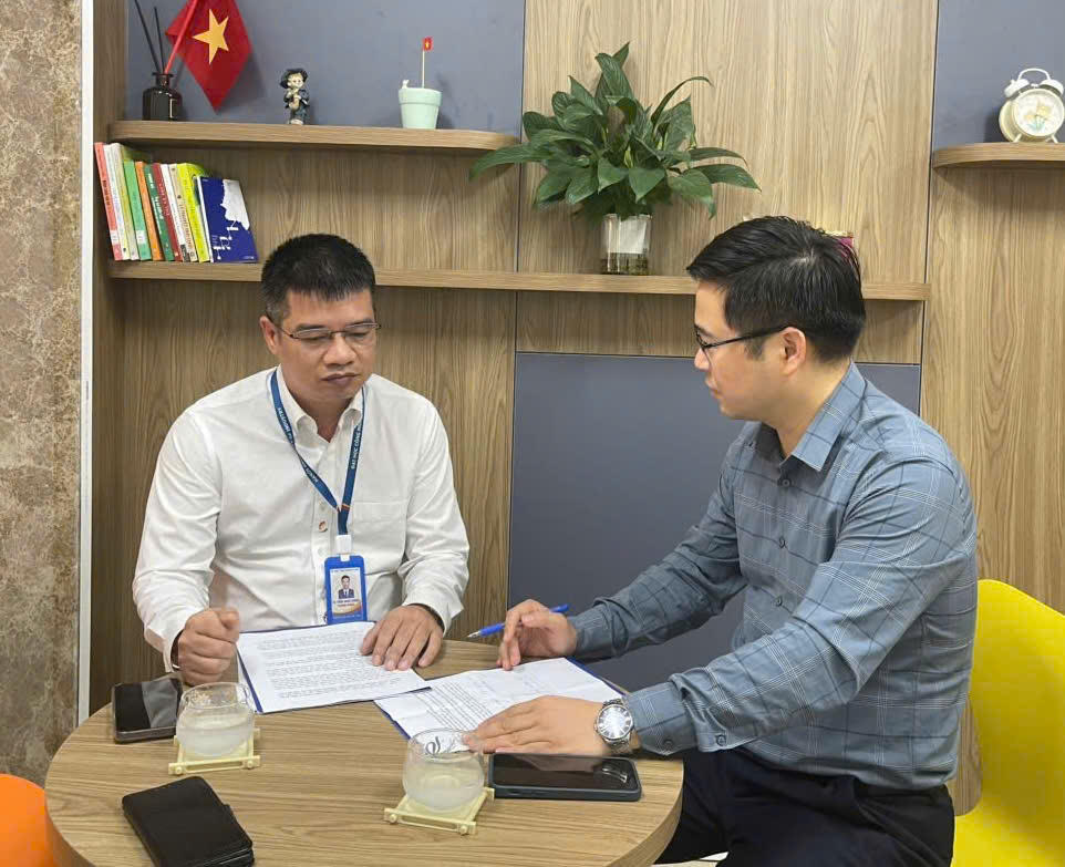 Tiến sĩ Trần Ngọc Khánh, Trưởng phòng Công tác sinh viên - Đại học Công nghiệp Hà Nội (bên trái ảnh) bày tỏ.