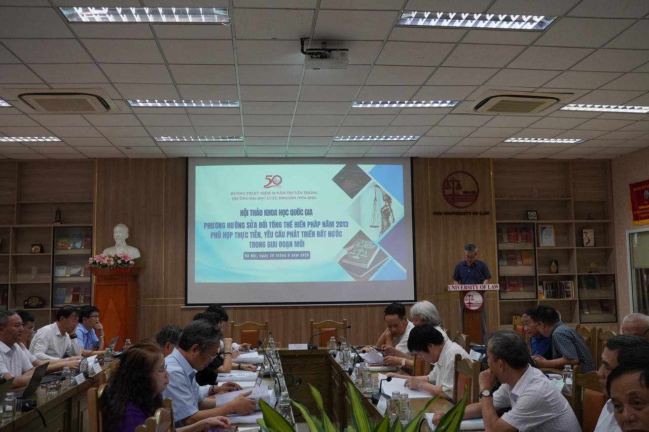 Diễn đàn học thuật tiên phong về nghiên cứu sửa đổi tổng thể Hiến pháp năm 2013