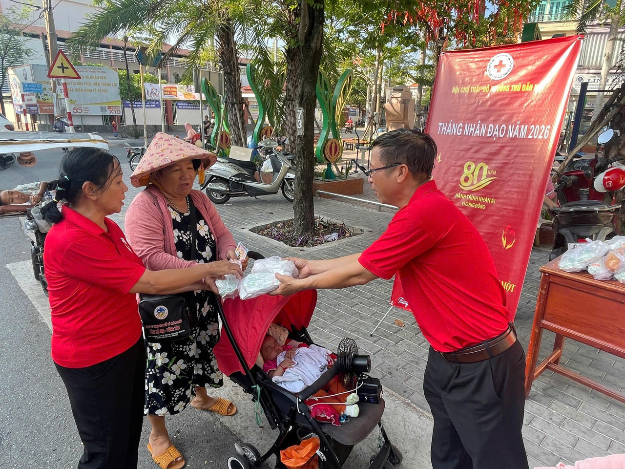 Hội Chữ thập đỏ luôn tổ chức các hoạt động hướng tới người gặp khó khăn.