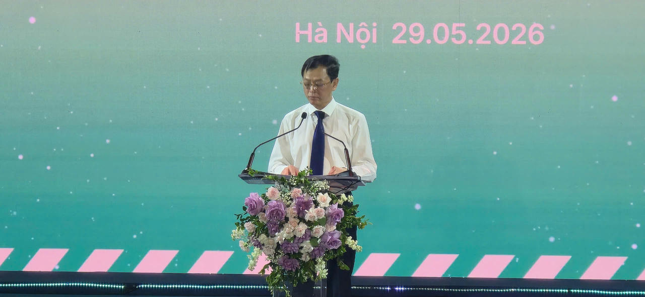 Thứ trưởng Bộ Y tế Nguyễn Tri Thức phát biểu tại buổi lễ