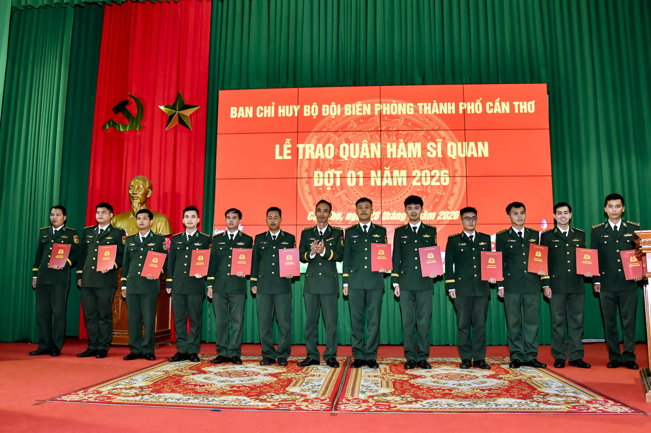 BĐBP Cần Thơ, Đồng Tháp, Tây Ninh trao quyết định thăng quân hàm đối với sĩ quan, quân nhân chuyên nghiệp