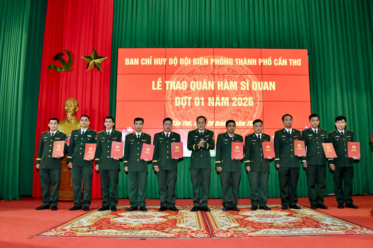 BĐBP Cần Thơ, Đồng Tháp, Tây Ninh trao quyết định thăng quân hàm đối với sĩ quan, quân nhân chuyên nghiệp