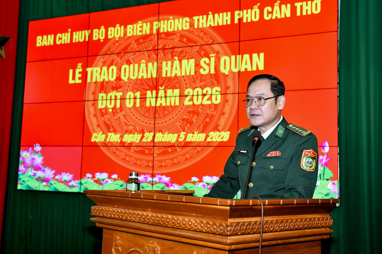 Đại tá Huỳnh Thanh Hùng - Chính ủy BĐBP TP Cần Thơ phát biểu chỉ đạo tại buổi lễ