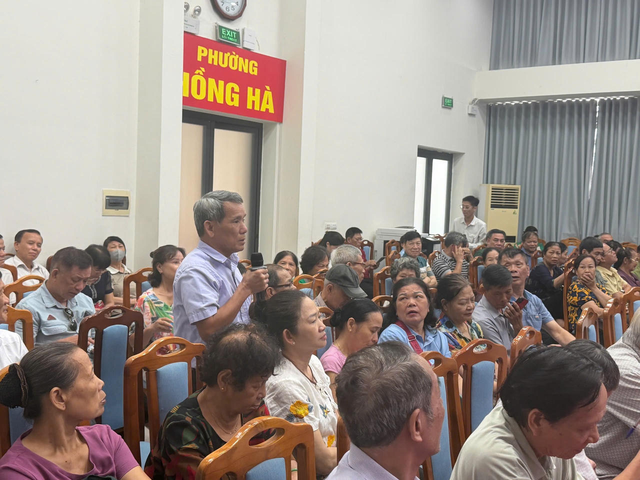 Đại diện Tổ dân phố đóng góp ý kiến về các nhiệm vụ trọng tâm trên địa bàn phường.