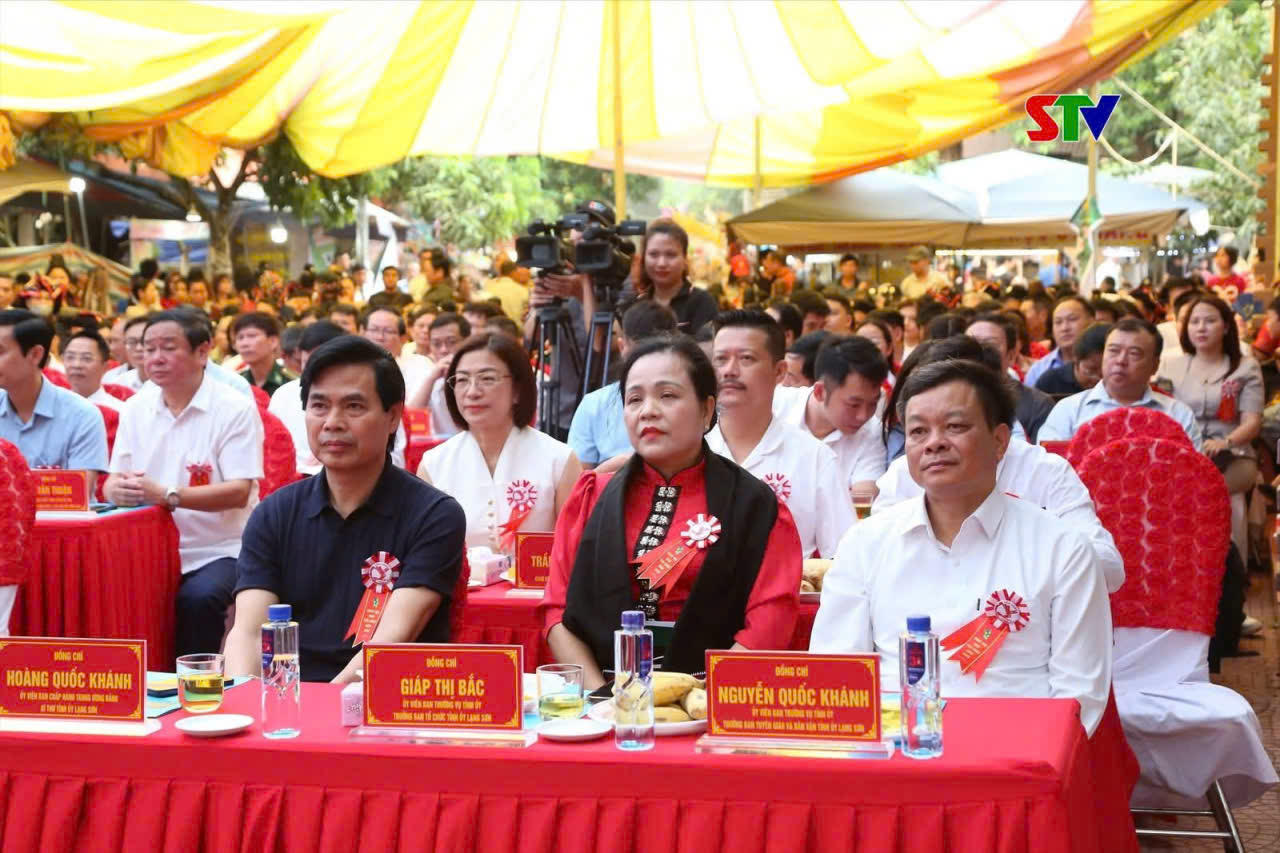 Các đại biểu dự ngày hội.