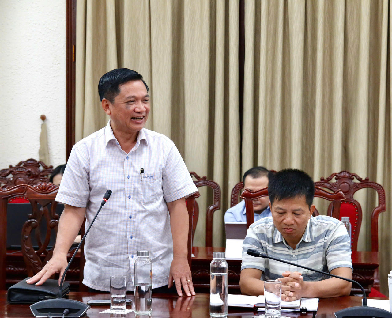 Ông Phan Hồng Thuỷ, Phó Vụ trưởng Vụ Pháp chế, Bộ Dân tộc và Tôn giáo góp ý vào dự thảo Luật