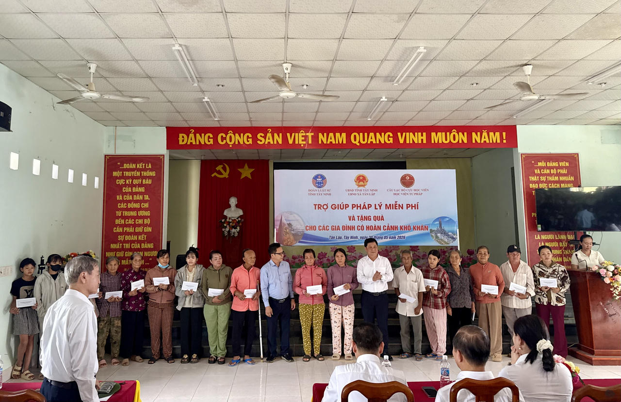 Hành trình mang pháp luật và yêu thương đến vùng biên giới Tây Ninh