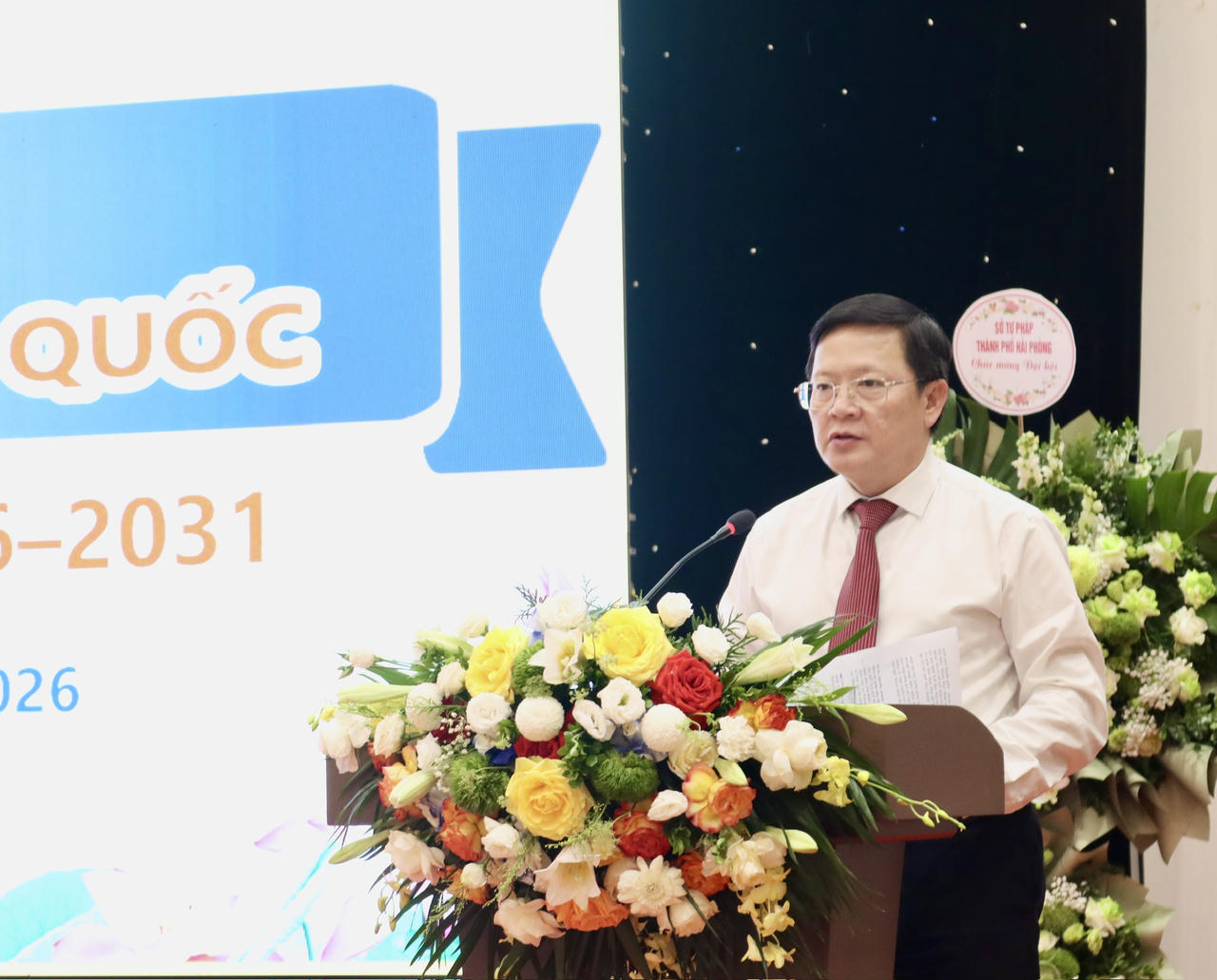 Thứ trưởng Mai Lương Khôi phát biểu chúc mừng.