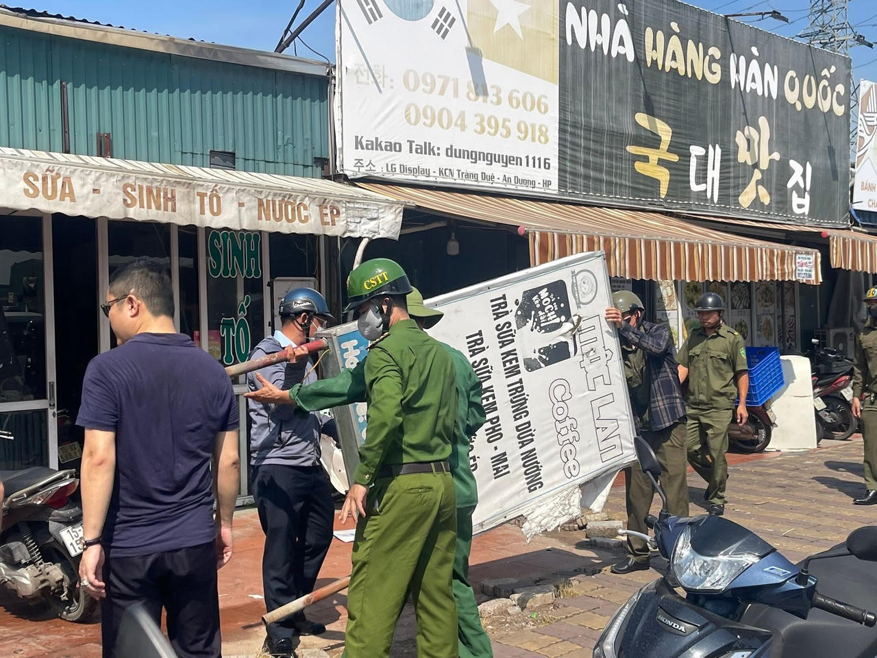 Phường An Phong (Hải Phòng) ra quân lập lại trật tự đường hè, bảo đảm mỹ quan đô thị