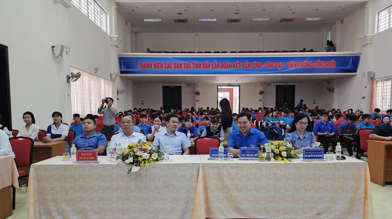 Tưng bừng Lễ mít tinh hưởng ứng Ngày Thế giới không thuốc lá tại Phân hiệu Trường ĐH Luật Hà Nội ở Đắk Lắk