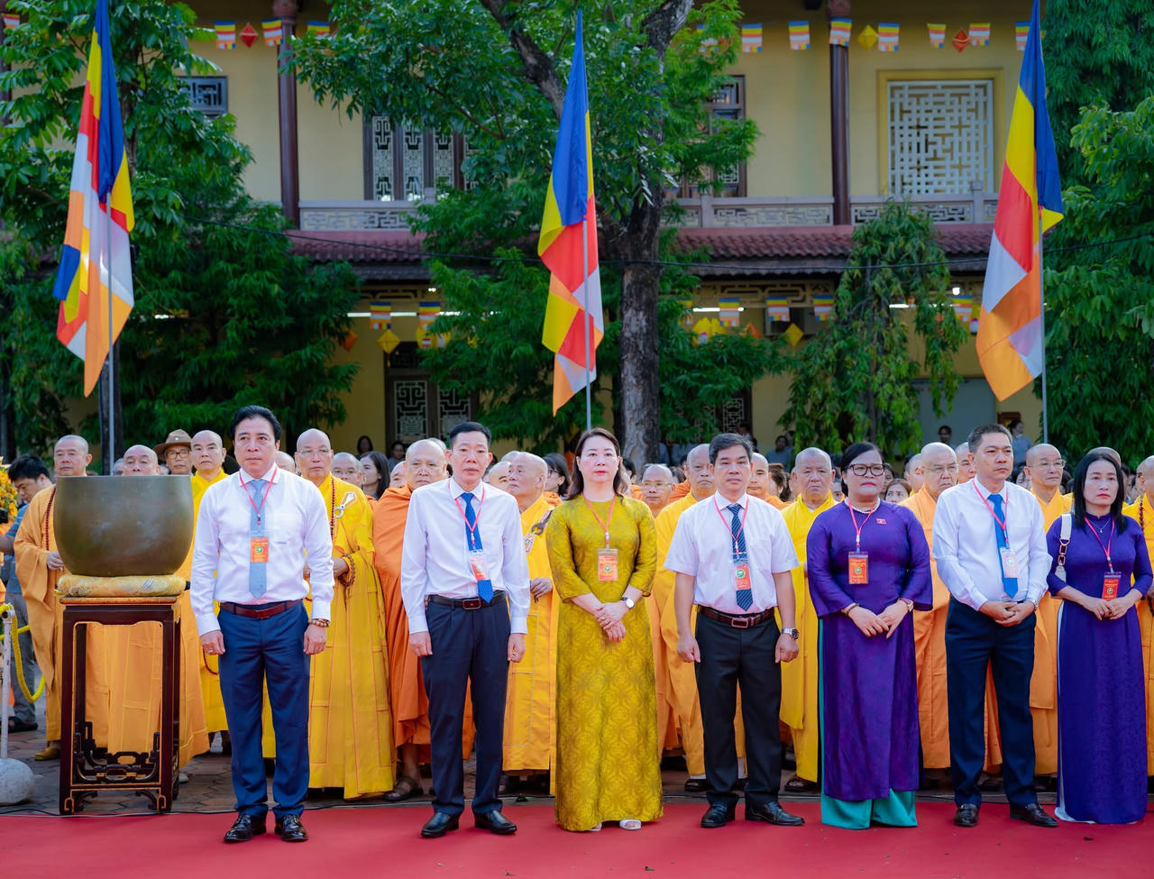 Lãnh đạo TP Huế tham dự Đại lễ Phật đản tại tổ đình Từ Đàm.