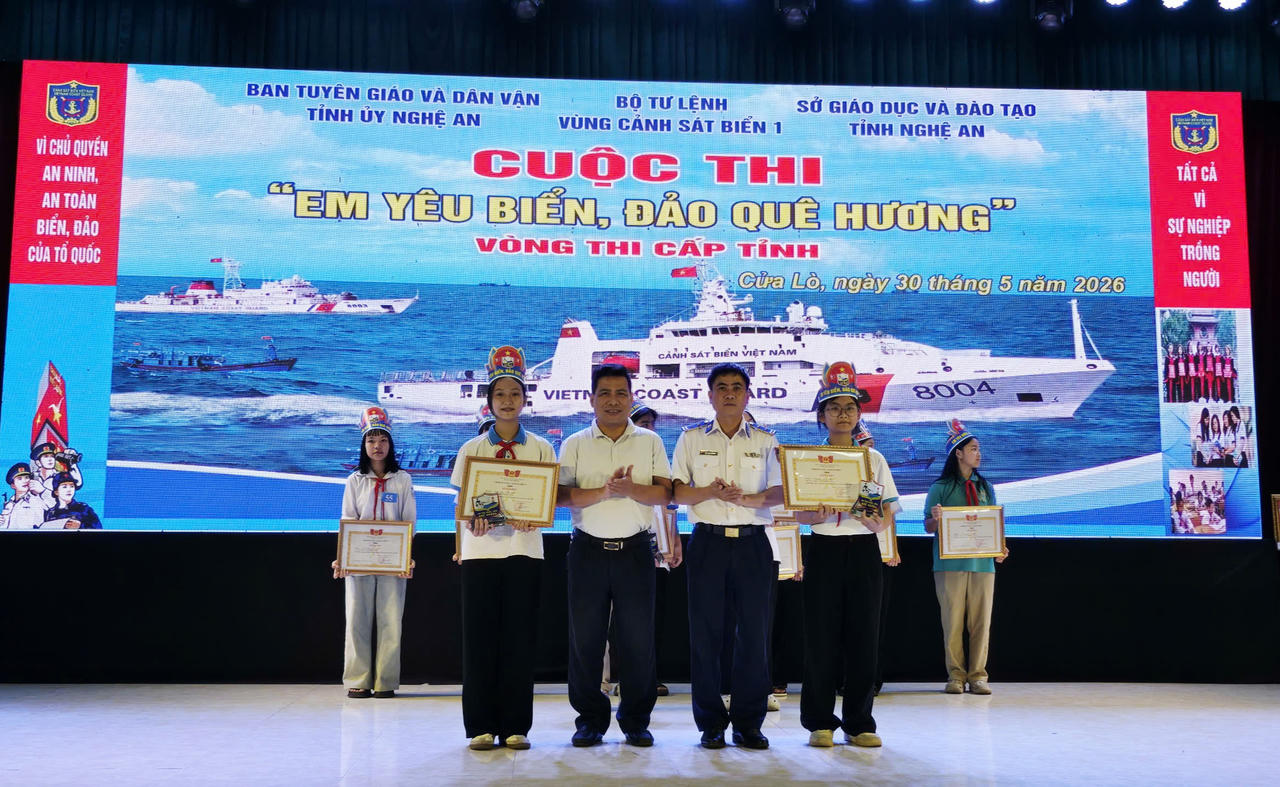 100 học sinh Nghệ An tranh tài tại vòng chung kết Cuộc thi 'Em yêu biển, đảo quê hương'