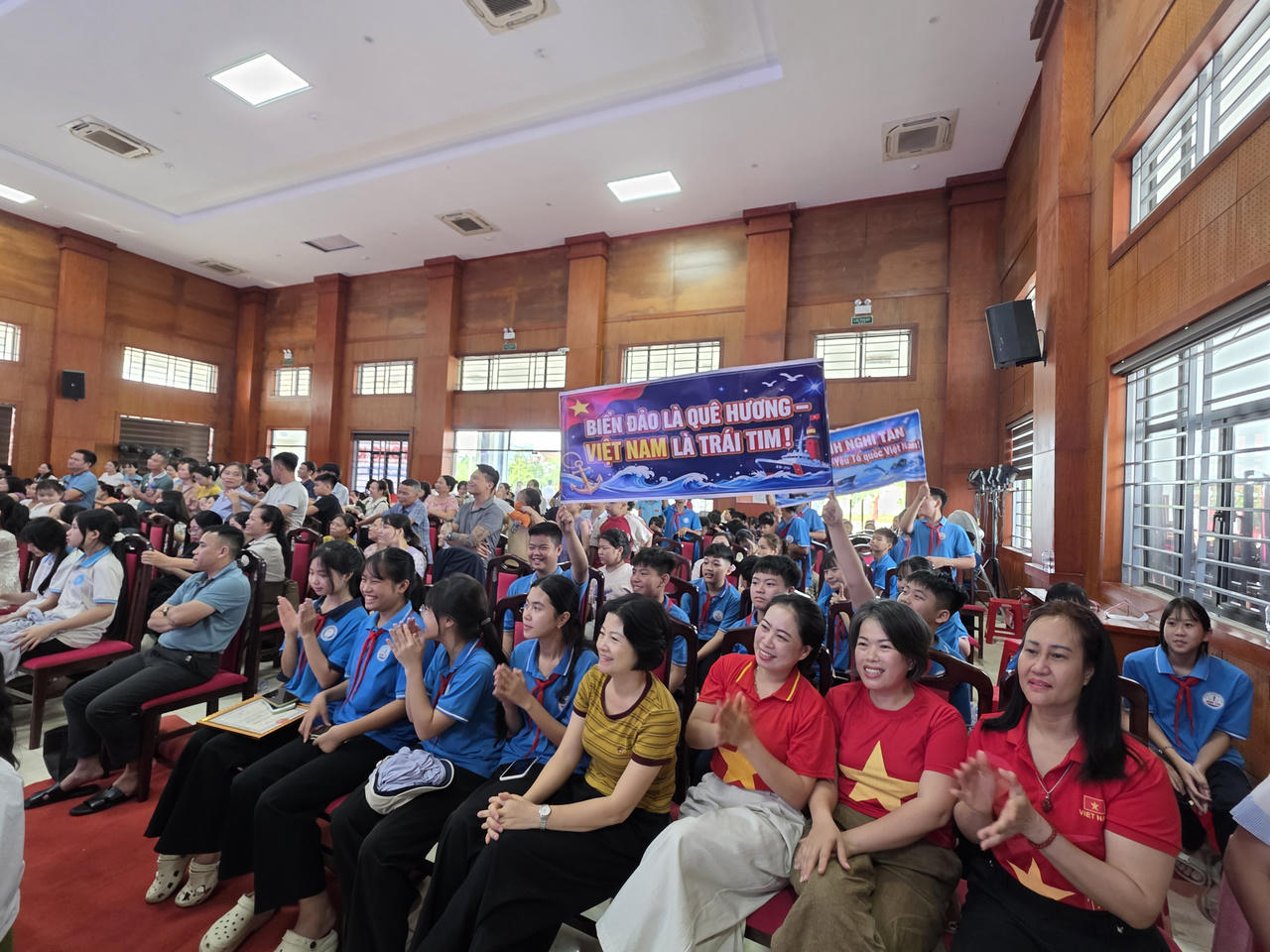 100 học sinh Nghệ An tranh tài tại vòng chung kết Cuộc thi 'Em yêu biển, đảo quê hương'