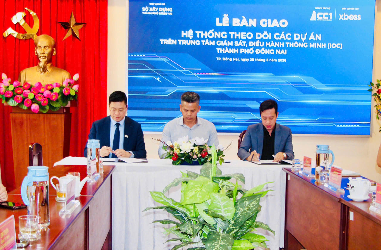 Lễ bàn giao hệ thống theo dõi các dự án trên Trung tâm Giám sát, điều hành thông minh IOC TP Đồng Nai.
