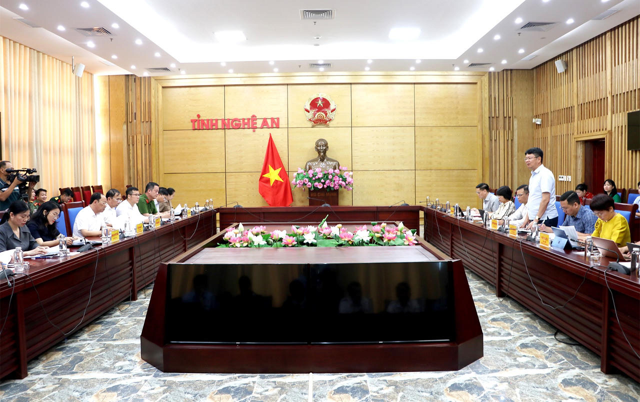 Đoàn công tác Bộ Tư pháp làm việc với tỉnh Nghệ An về tình hình thực hiện phân cấp, cắt giảm, đơn giản hóa thủ tục hành chính 
