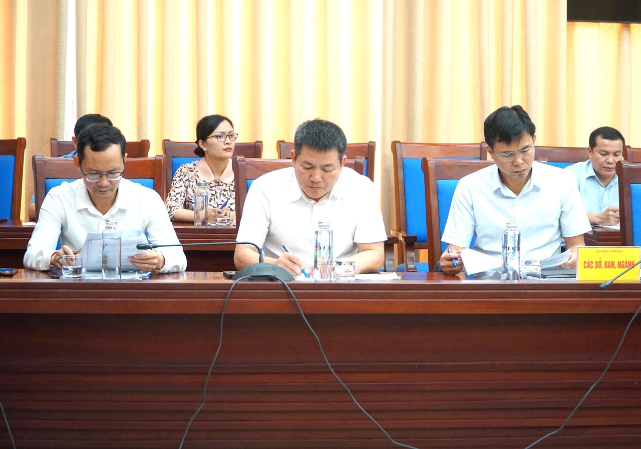 Đại diện các sở, ban, ngành tỉnh Nghệ An tại buổi làm việc.