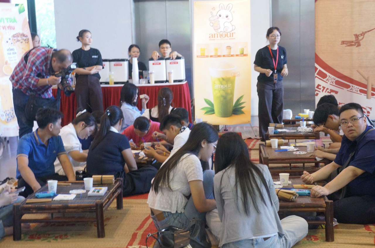 Chương trình được tổ chức với nhiều hoạt động đặc sắc.