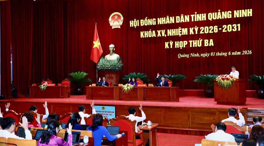 Kỳ họp đã quyết nghị, thông qua 7 nghị quyết quan trọng, với sự thống nhất rất cao của các đại biểu HĐND tỉnh tham dự kỳ họp.