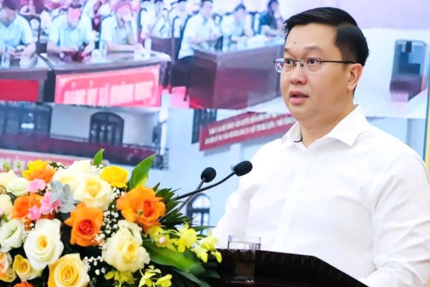 Ông Trần Đăng Quỳnh, Ủy viên dự khuyết Trung ương Đảng, Phó Bí thư Thường trực Tỉnh ủy báo cáo tại hội nghị