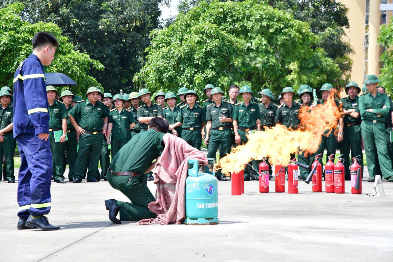 Ban chỉ huy Bộ đội biên phòng tỉnh Ninh Bình tập huấn công tác phòng cháy, chữa cháy