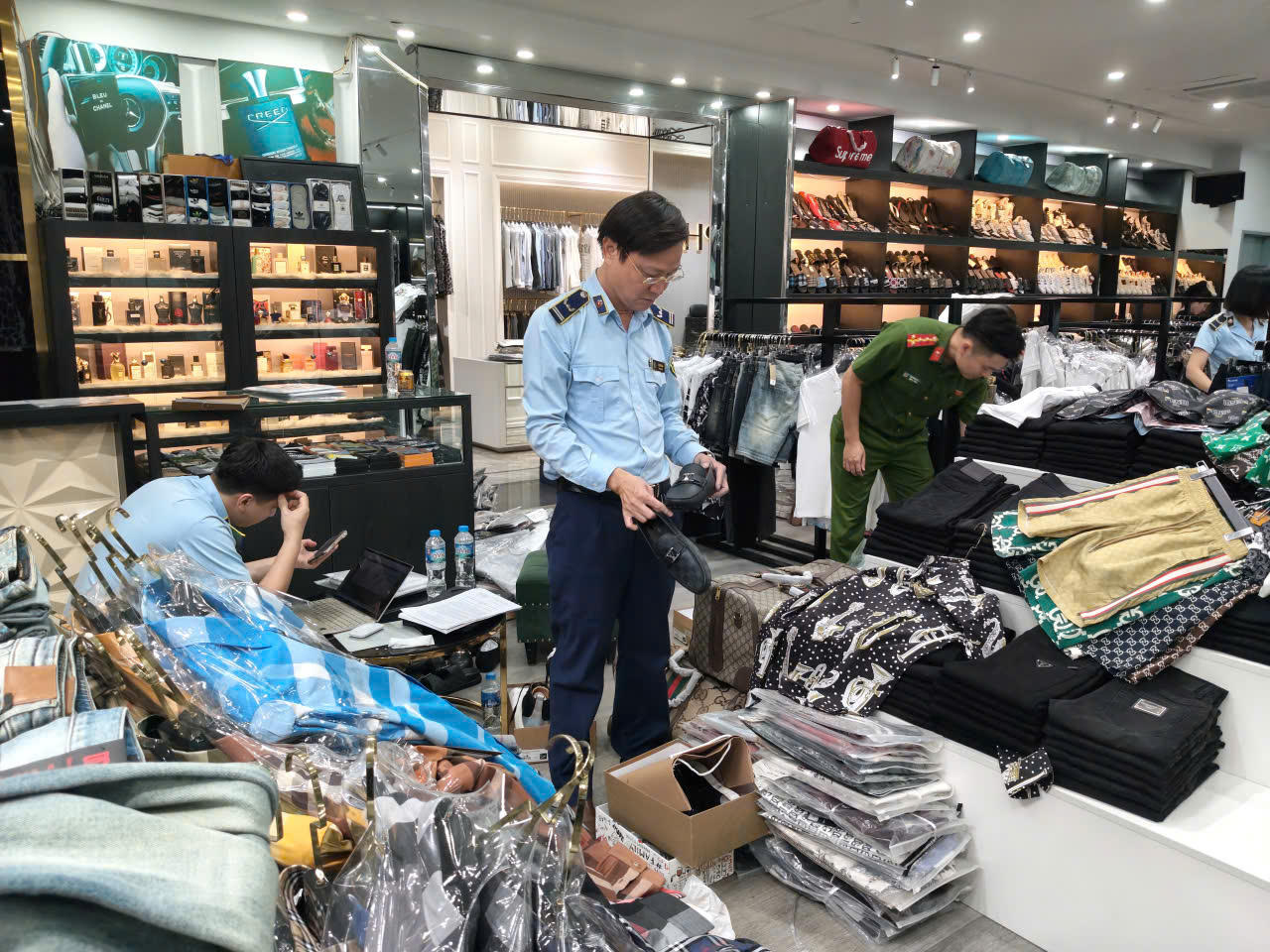 Số vụ vi phạm sở hữu trí tuệ tăng thêm hơn 370% so với cùng kỳ triển khai cao điểm kiểm tra