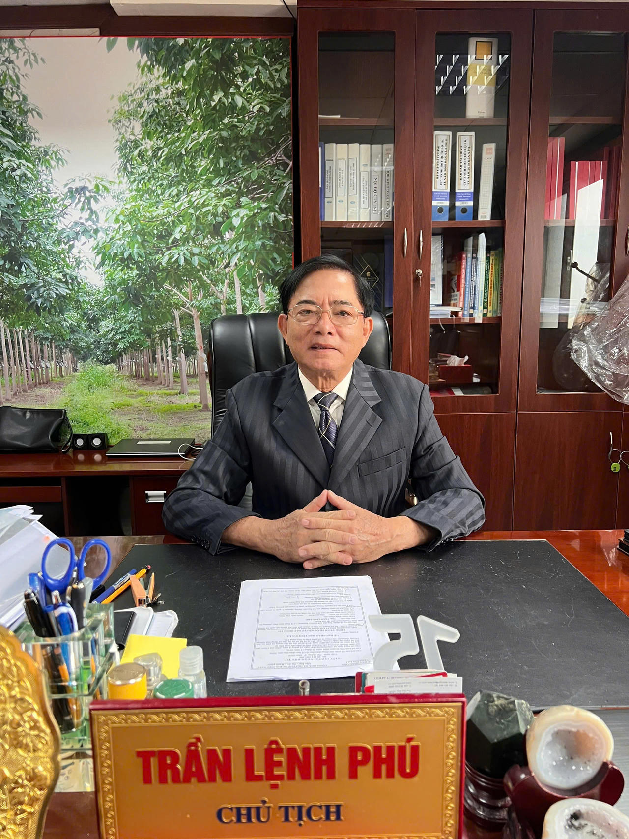 Ban lãnh đạo công ty, đứng đầu là doanh nhân Trần Lệnh Phú.