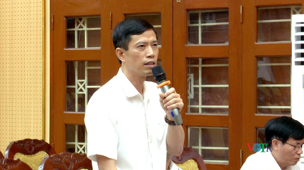 Đại biểu xã phát biểu ý kiến, trao đổi các giải pháp tháo gỡ khó khăn trong triển khai nhiệm vụ chính trị tại cơ sở.