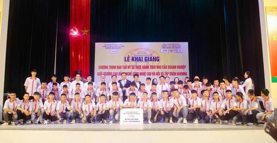Lễ Khai giảng chương trình đào tạo kỹ sư thực hành theo nhu cầu của Doanh nghiệp
