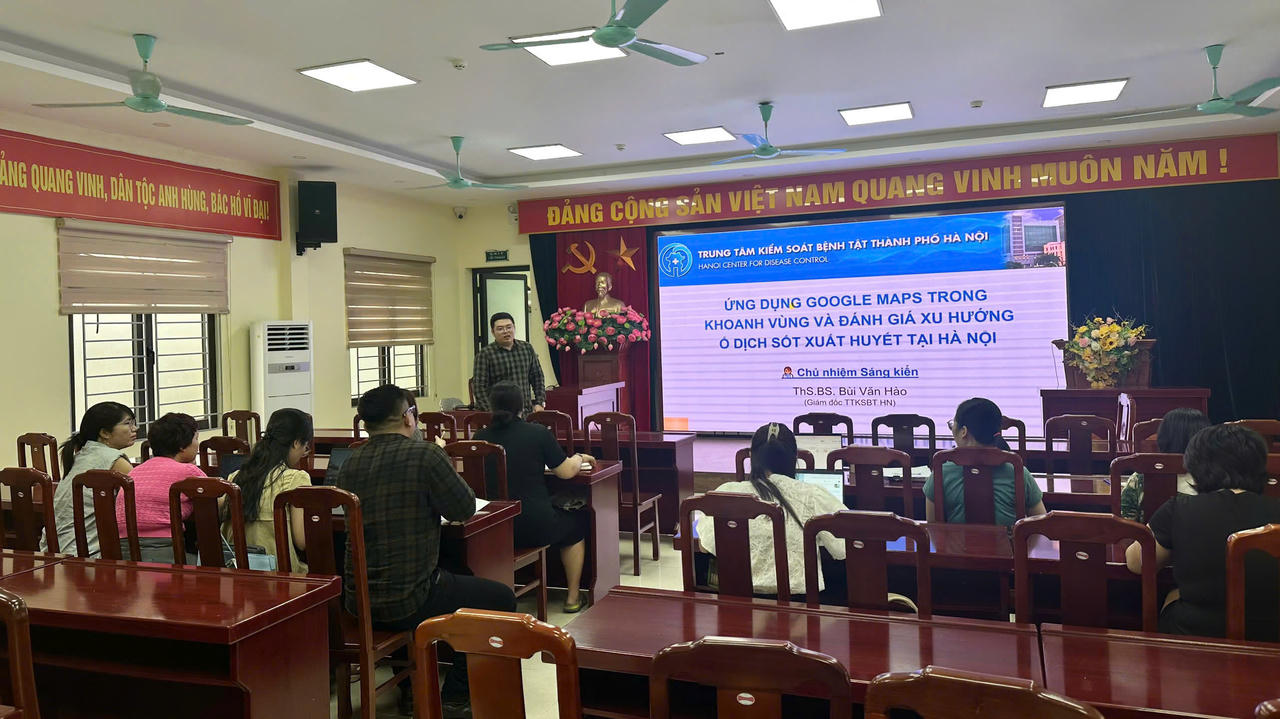 Để đưa sáng kiến vào thực tiễn, CDC Hà Nội đã tổ chức các lớp tập huấn cho cán bộ y tế cơ sở.