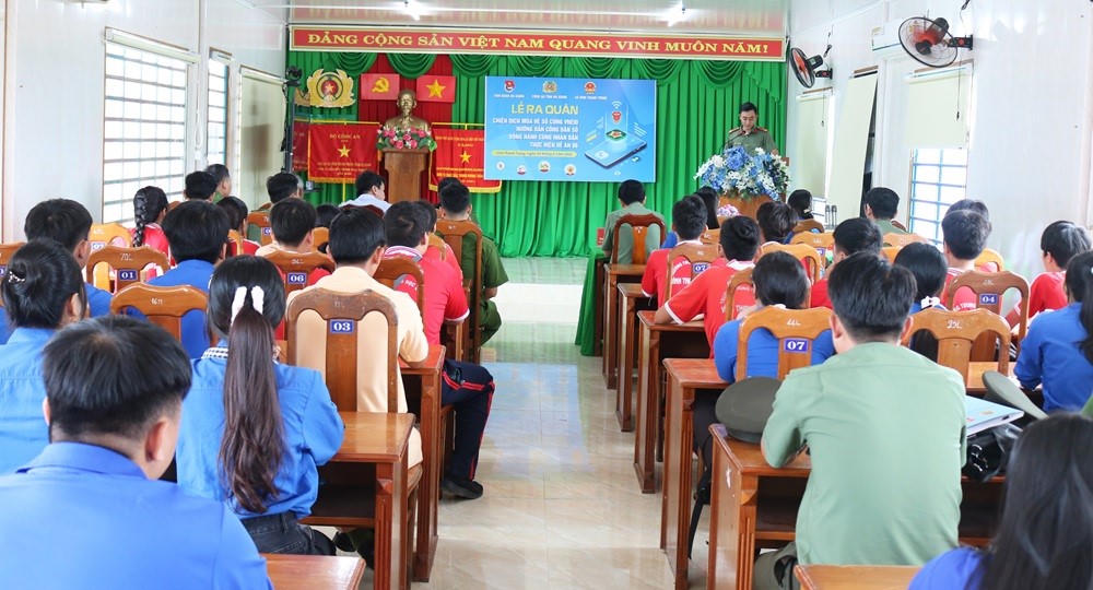 Quang cảnh Lễ ra quân