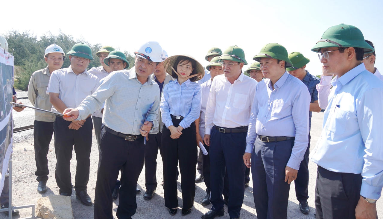 Đẩy nhanh tiến độ các công trình giao thông trọng điểm trên địa bàn tỉnh Quảng Trị