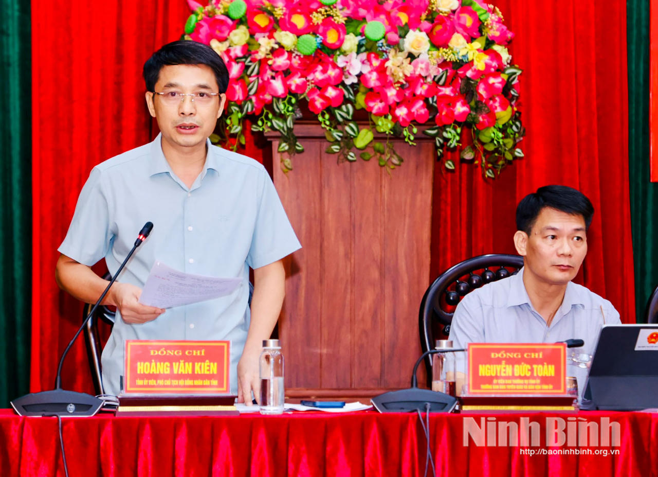 Ông Hoàng Văn Kiên, Tỉnh ủy viên, Phó Chủ tịch HĐND tỉnh phát biểu tại hội nghị.&nbsp;Ảnh: Nguyễn Thơm - Đức Lam
