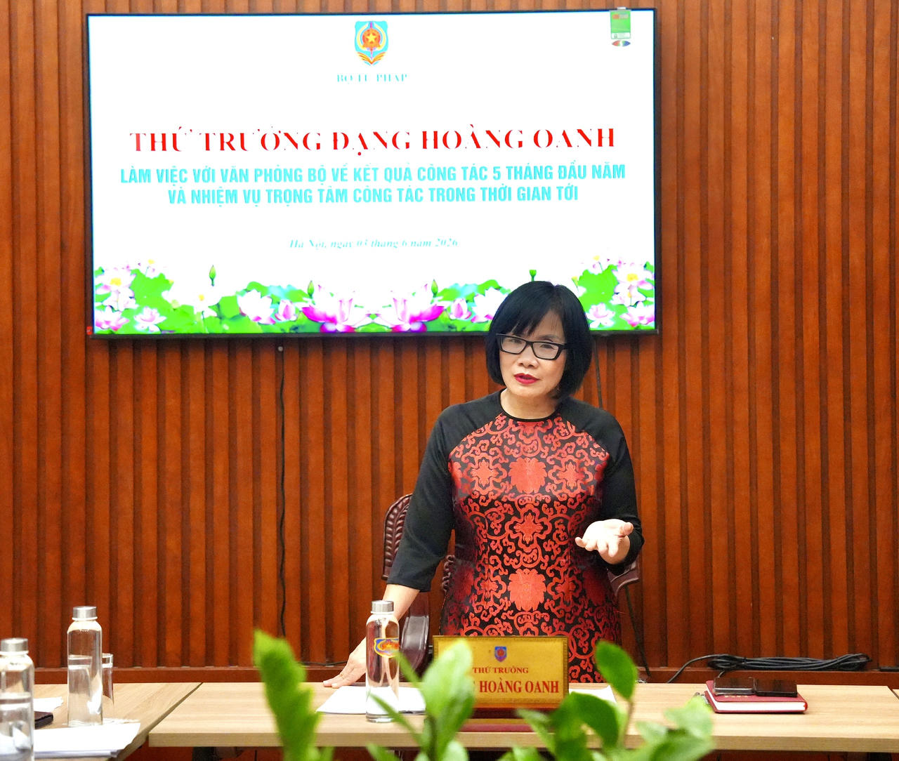 Thứ trưởng Đặng Hoàng Oanh phát biểu.