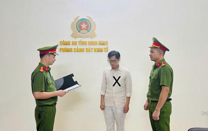 Khởi tố chủ cửa hàng kinh doanh giày, dép giả mạo nhãn hiệu trị giá hơn 3,1 tỷ đồng