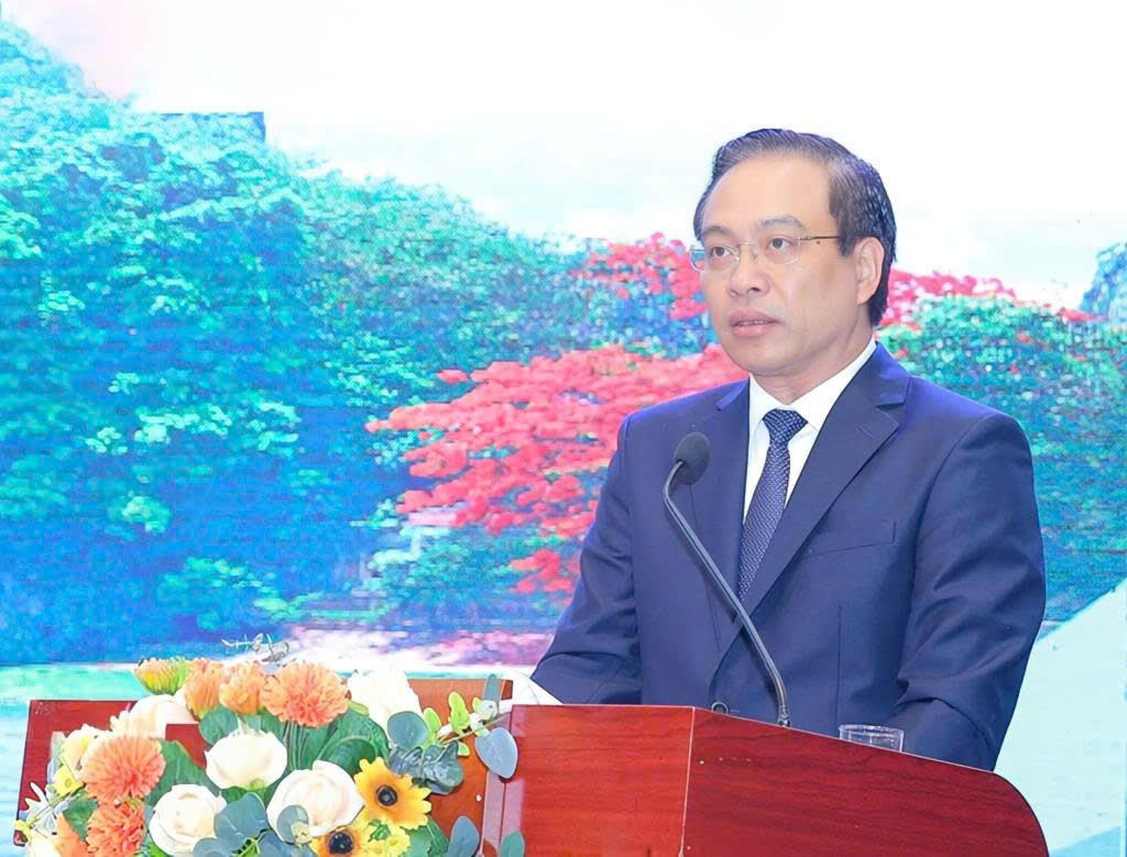 Phó Chủ tịch UBND tỉnh Ninh Bình,&nbsp;ông Đặng Thanh Sơn phát biểu khai mạc