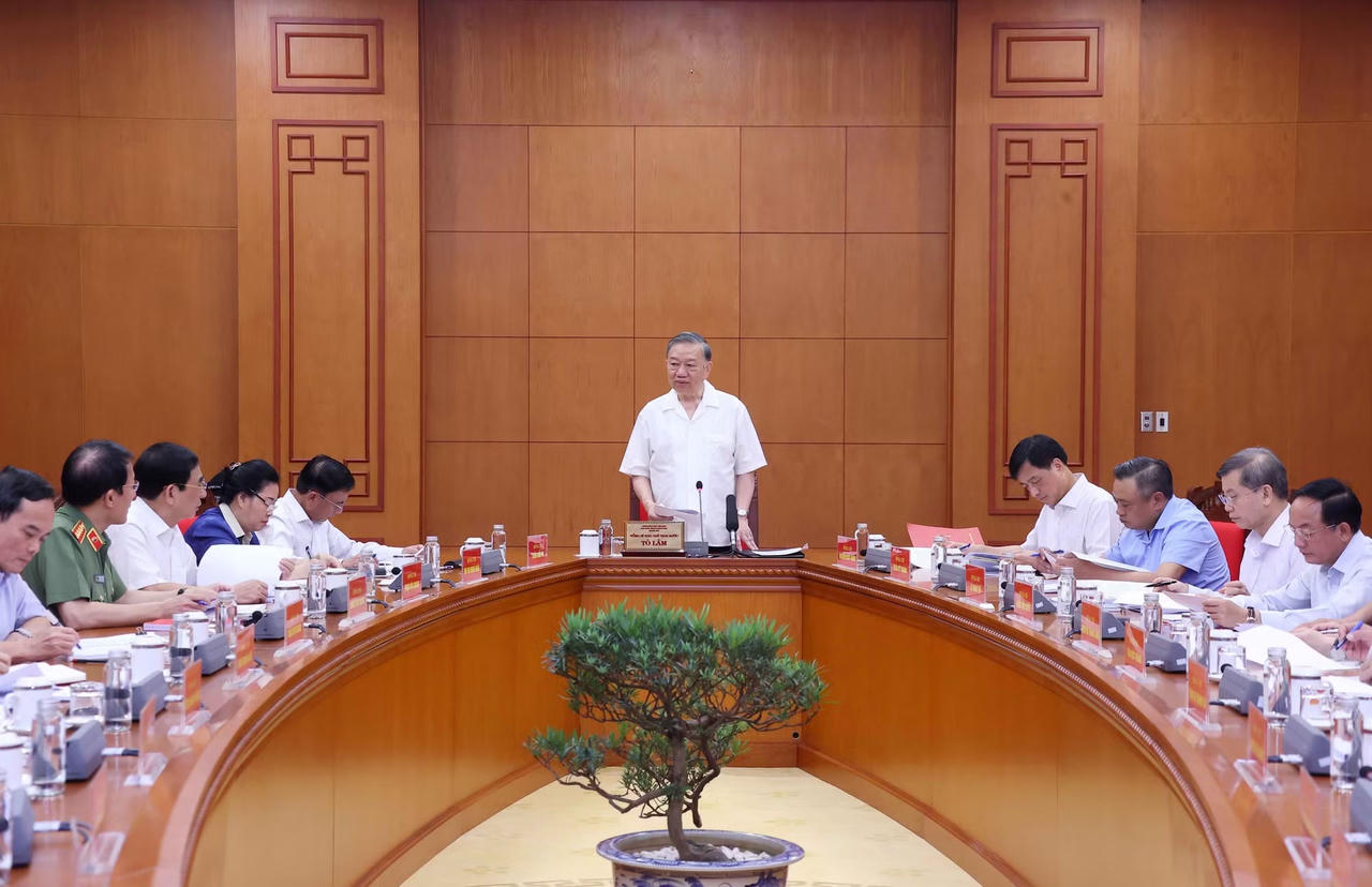 Xây dựng con người Việt Nam thời kỳ mới có lý tưởng, nhân cách, thích ứng với xã hội hiện đại