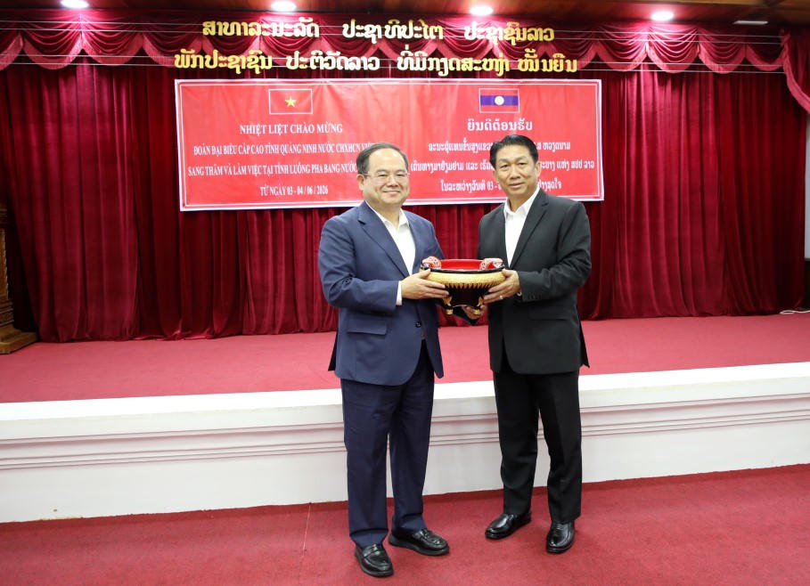 Bí thư Tỉnh ủy Quảng Ninh hội kiến với Bí thư Tỉnh ủy Luông Pha Băng (Lào)