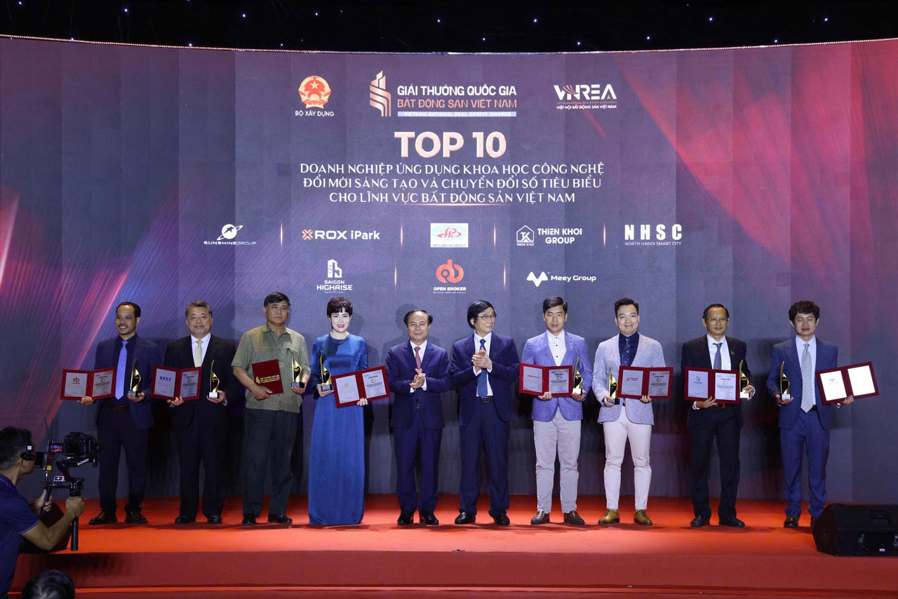 Top 10 doanh nghiệp ứng dụng khoa học công nghệ, đổi mới sáng tạo và chuyển đổi số tiêu biểu trong lĩnh vực bất động sản Việt Nam.