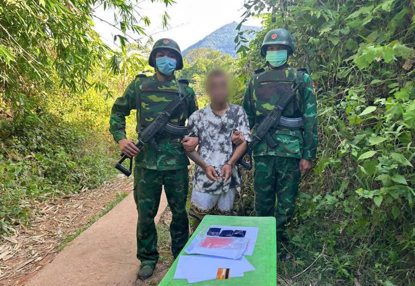 Đối tượng Hồ Văn Dinh bị bắt giữ về hành vi tàng trữ trái phép 598 viên ma túy tổng hợp.