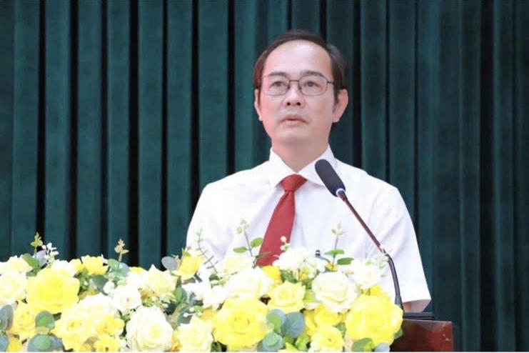 Ông Huỳnh Cao Cường, Bí thư Đảng ủy, Chủ tịch HĐND xã Vĩnh Lộc phát biểu tại hội nghị.